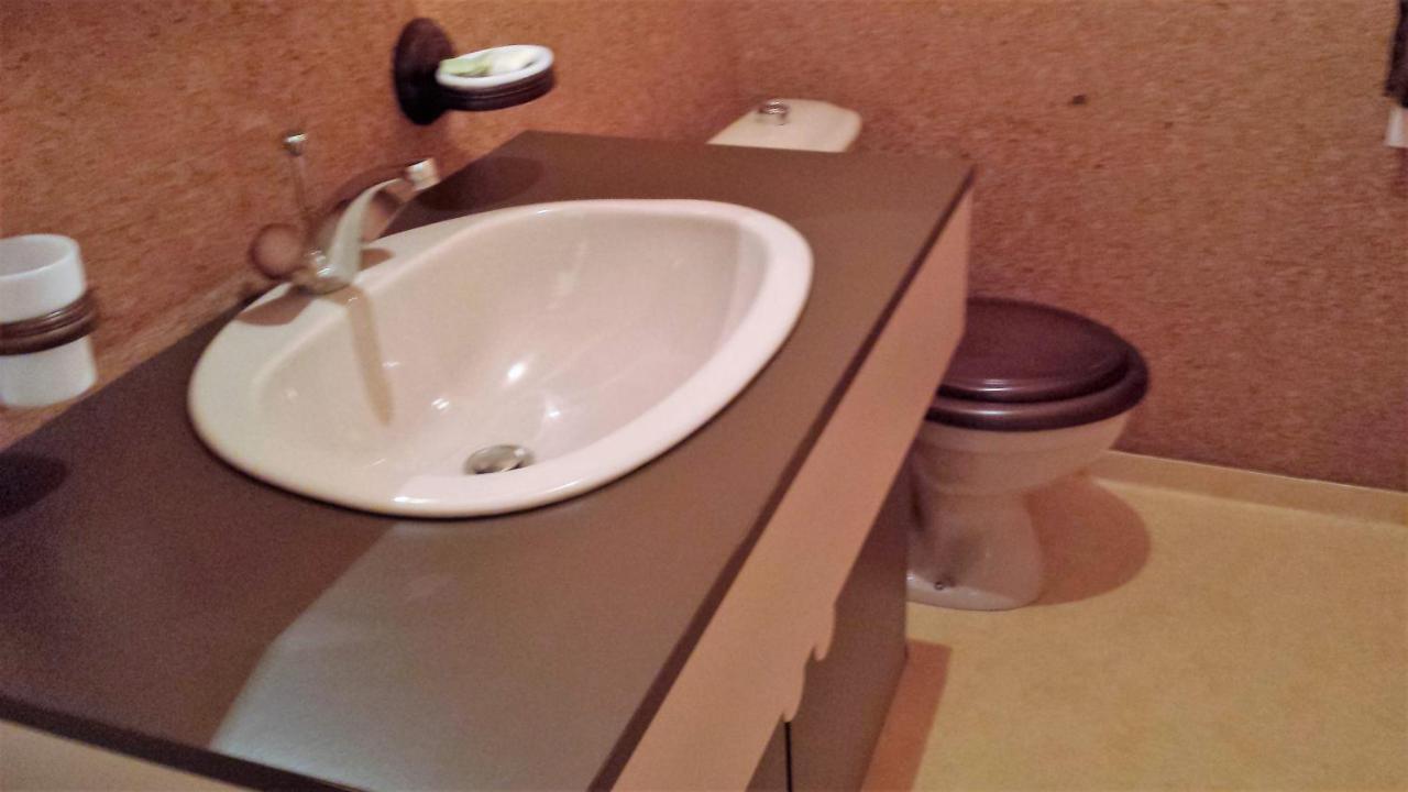3 Chambres Privees Dans Un Jardin D'Hiver, Garage Voiture, Velos, Motos Tourville-sur-Arques Luaran gambar